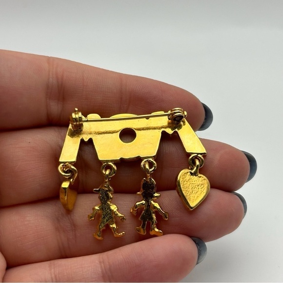 Vintage Gold Tone Mom Mother Brooch Enamel Boy and Girl Mother's Day Present - Picture 4 of 5